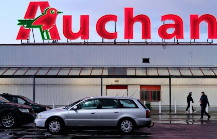 Abweichend davon schließt Auchan diese Geschäfte in Frankreich endgültig