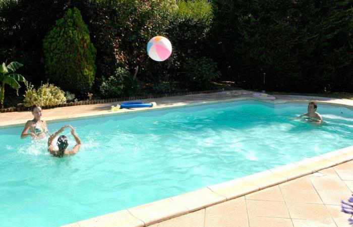 Ein Schwimmbadhersteller, der daran gehindert wurde, ein 2.000 m² großes Gebäude in der Vendée zu errichten, ergreift rechtliche Schritte