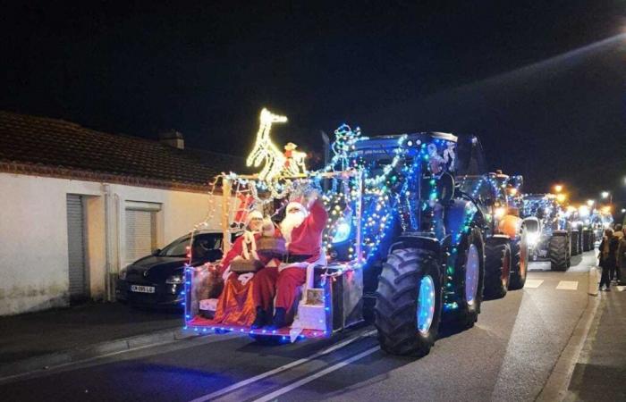 Vor Weihnachten ziehen 100 Bauern auf beleuchteten Traktoren in dieser Stadt in der Loire-Atlantique umher