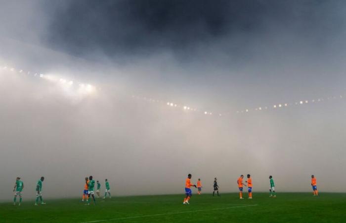 AS Saint-Étienne: Die beiden Vereine schlossen zwei Spiele, nachdem die Rauchbomben gegen Marseille explodierten