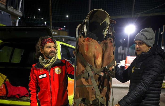 Forscherin aus Höhle gebogen: Retter feiern mit Rotwein und Carbonara! | News