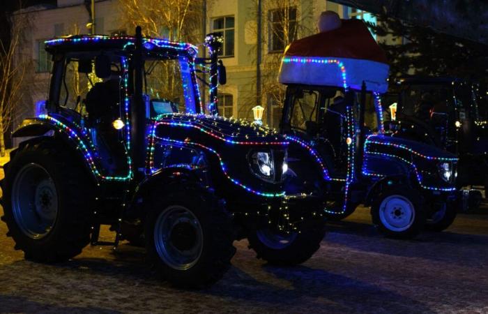 Los: Zu Weihnachten ziehen Bauern durch die Straßen