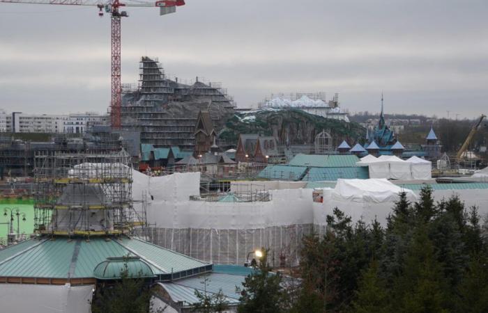 Im World of Frozen im Disneyland Paris setzt ewiger Schnee ein