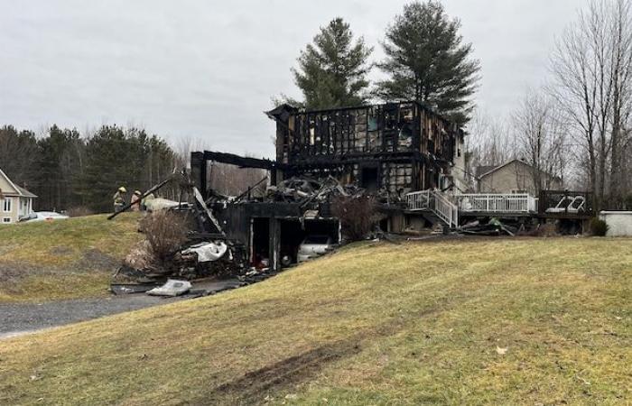 Ein Brand verwüstet ein Wohnhaus in Drummondville