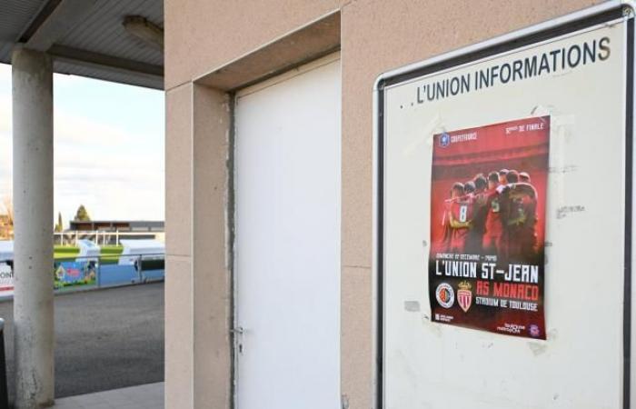 Das Stadion ist für das Coupe de France-Spiel zwischen L’Union Saint-Jean (R1) und Monaco voll