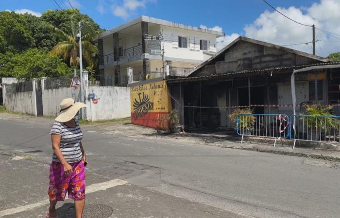 Das Geschäft Chez Nehoua in Saint-André wurde von einem Brand verwüstet