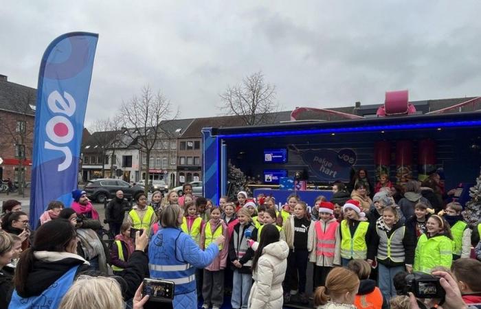 Paketwagen von JOE erhält 7.500 Euro gegen Kinderarmut: Gesponserte Tour übertrifft alle Erwartungen (Beerse)