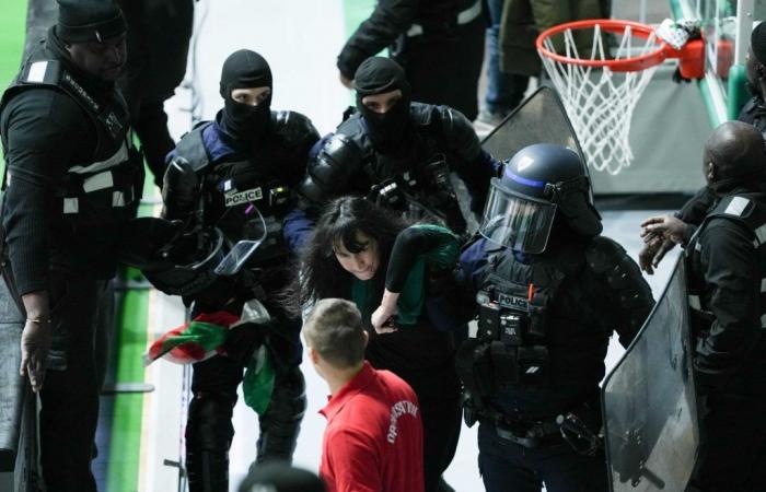 Gegen Holon gewinnt Nanterre ein spannendes Spiel und qualifiziert sich für das BCL-Play-in!