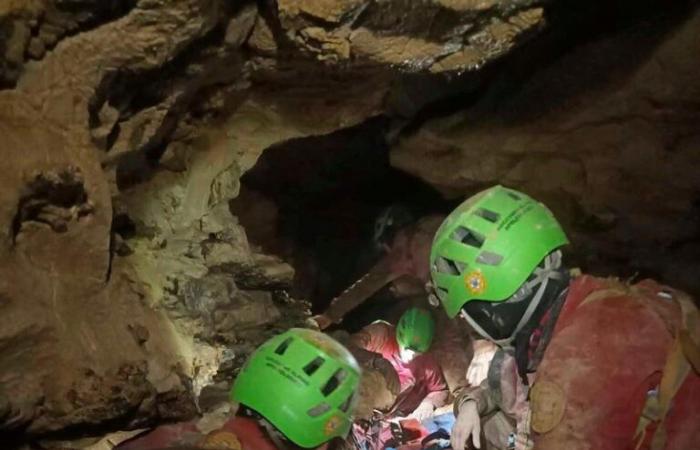 Bergamo: Verletzte Forscherin aus Höhle gerettet