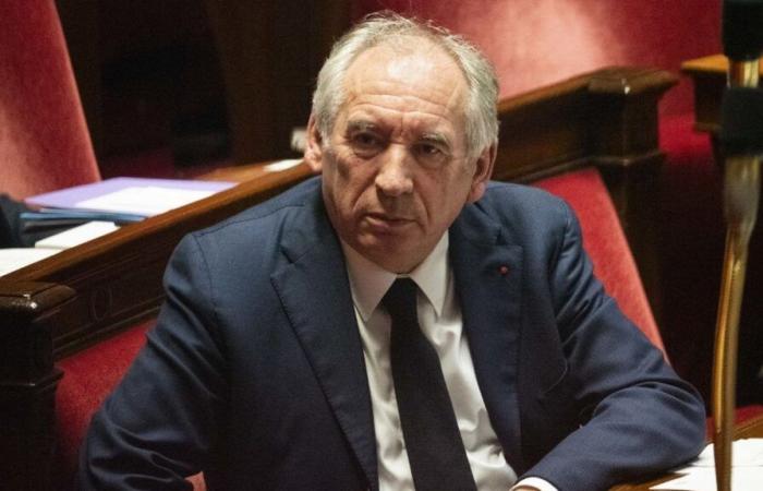 François Bayrou weitet seine Konsultationen mit politischen Kräften aus