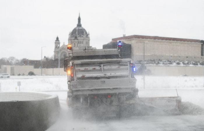 Minneapolis und Teile des oberen Mittleren Westens rechnen mit den bislang stärksten Schneefällen der Saison