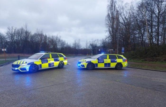 Verdächtiges Paket in der Nähe des Dorfes Maasmechelen entpuppt sich als Fehlalarm: Armee lässt versehentlich gefälschten Sprengstoff zurück (Inland)