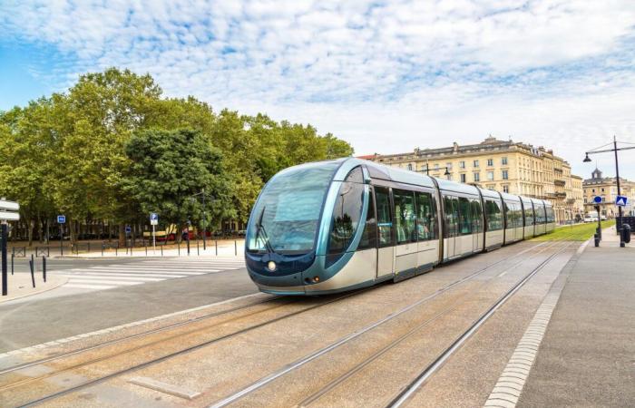 Ein schwerer Straßenbahnunfall stört den Verkehr in Bordeaux