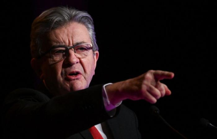 Jean-Luc Mélenchon klagt Emmanuel Macron und François Bayrou an