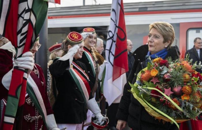 Bundespräsidentin Karin Keller-Sutter feierte in ihrem Kanton St. Gallen – rts.ch