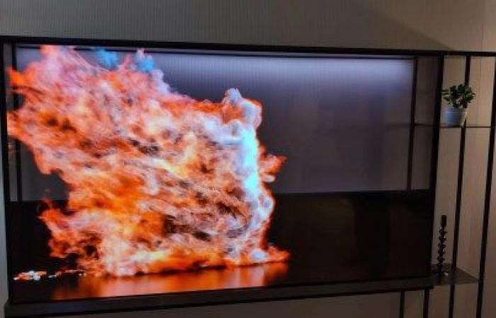 Der transparente OLED-Fernseher von LG ist erhältlich und der Preis sticht etwas in die Höhe