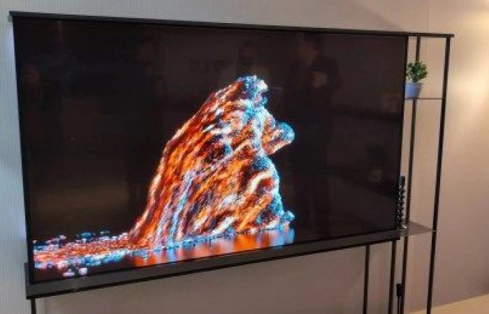 Der transparente OLED-Fernseher von LG ist erhältlich und der Preis sticht etwas in die Höhe