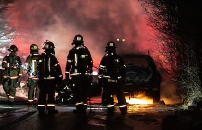 „Totalschaden“: Brandstiftung an zwei Fahrzeugen in Montreal