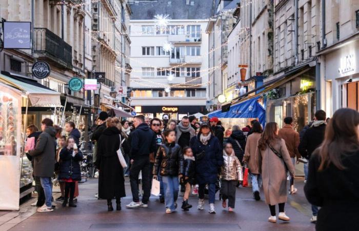 IN BILDERN. Der Wahnsinn des letzten Samstags vor Weihnachten im Zentrum von Caen