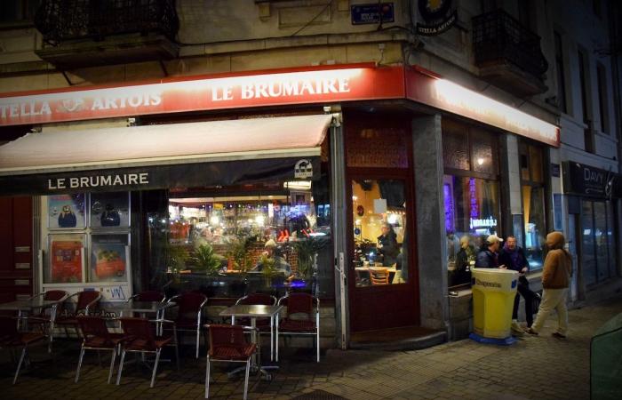 Die Besitzer eines berühmten Cafés in Saint-Gilles verabschieden sich