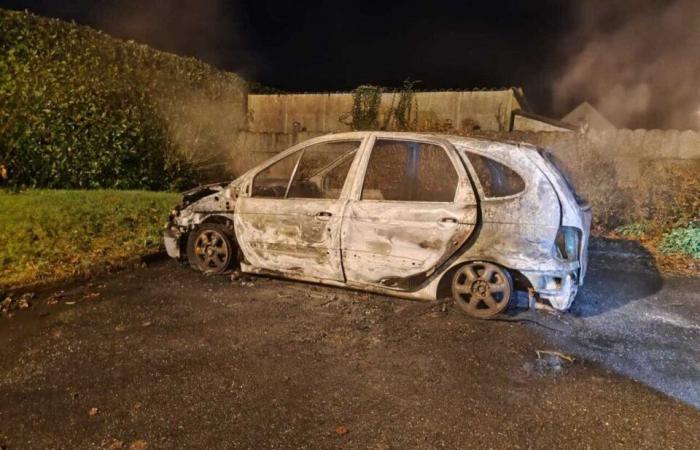 In Fougères wurde sein Auto gestohlen und in Brand gesteckt