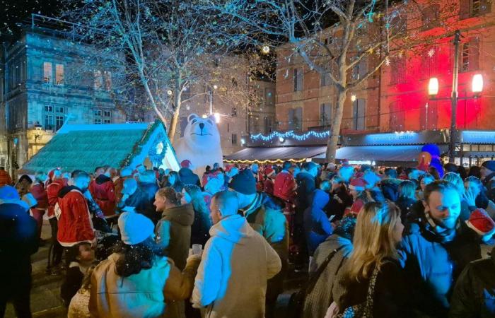 ABENDFAKT 550 Weihnachtsmänner nahmen am ersten Weihnachtslauf in Arles teil