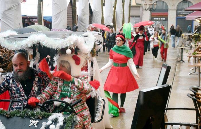 Weihnachtsparade, DJ, Eisbahn … im Regen versucht der Weihnachtszauber, das Wochenende der Einwohner von Carcassonne zu unterstreichen