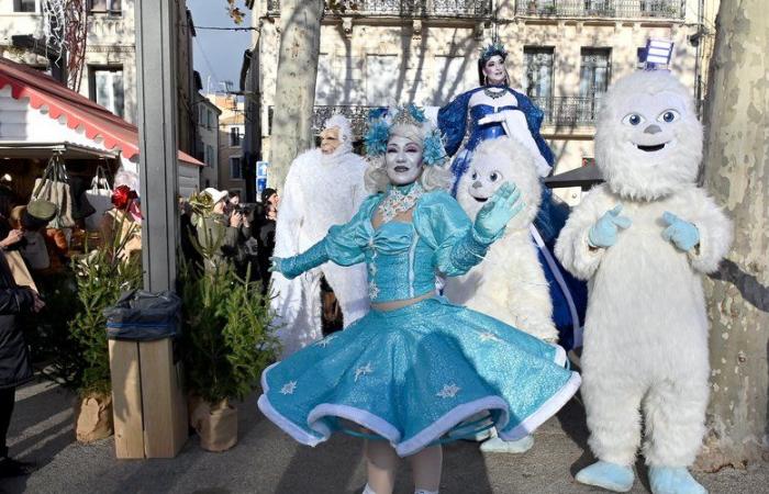 Mit den Feen erobert der Weihnachtszauber das Stadtzentrum von Narbonne