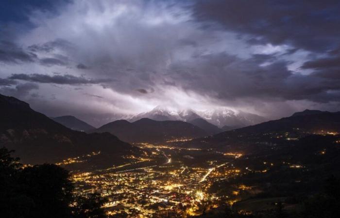 Für Haute-Savoie, Savoie und Isère gilt morgen Alarmstufe Orange wegen Schnee, Eis und Lawinen, insgesamt sind sechs Departements in Alarmbereitschaft