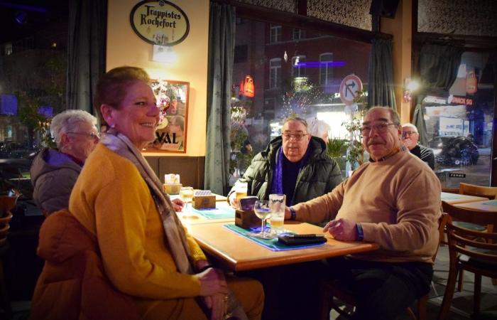 Die Besitzer eines berühmten Cafés in Saint-Gilles verabschieden sich