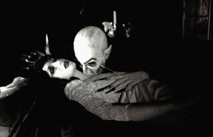 Robert Eggers hatte bereits vor 25 Jahren ein Remake von „Nosferatu“ gemacht. Er spielte selbst den Vampir und machte ihn zum Filmregisseur