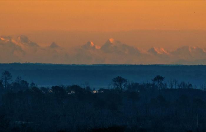 In Bildern. Die stets spektakuläre Fata Morgana der Pyrenäen über der Pilat-Düne