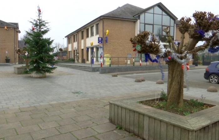 Kleiderbügel, Stoff … Eine Stadt in Pas-de-Calais ersetzt Weihnachtsbeleuchtung durch recycelte Materialien