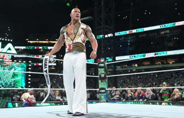 Wrestling – WWE: The Rock nimmt sein Handy, um einen legendären Star zu überzeugen!