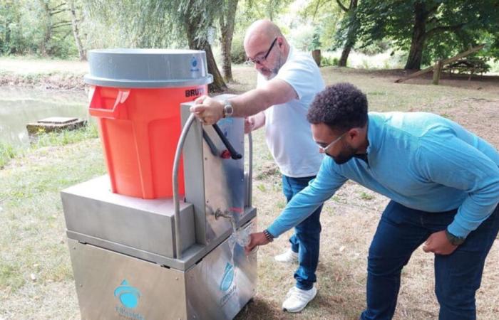 In Valence-en-Poitou warten die Erfinder der Wasserreinigungsmaschine auf den Start nach Mayotte