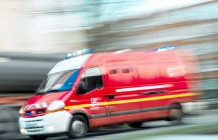 Auf der A16 kommt es bei einem Unfall in der Nähe von Auteuil zu zwei Verletzten