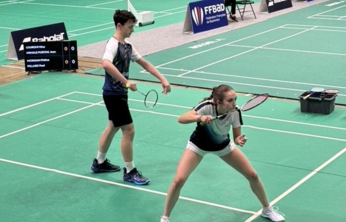 Eine Ornaise-Frau glänzt in der Nähe von Lyon bei einem Elite-Badminton-Turnier