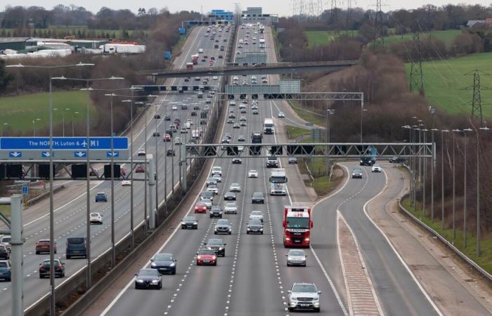 Live-Reisenachrichten: Verzögerungen beim Weihnachtsurlaub, da 100 Heathrow-Flüge aufgrund von Wetterwarnungen mit 80 Meilen pro Stunde gestrichen wurden