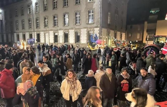 IN BILDERN. „Es ist schön zu gefallen“: In Quimper lockte der Bauernumzug