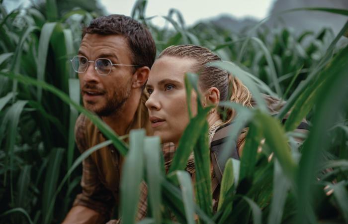 In diesem urkomischen Fake-Trailer verwandelt sich Scarlett Johansson in einen Dino