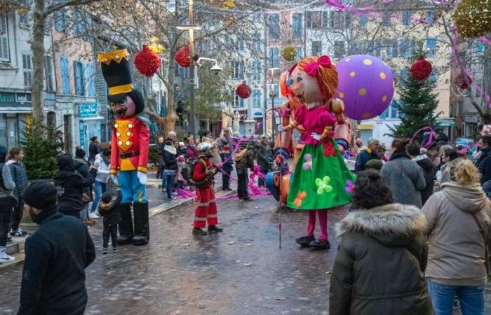 Eine Parade magischer Spielzeuge und magischer Nächte in Draguignan