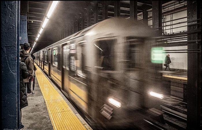 Frau stirbt, nachdem sie sich im U-Bahn-Zug von Coney Island angezündet hat – La Voce di New York