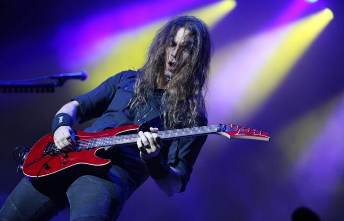 „Einen hochwertigen Popsong zu kreieren ist viel schwieriger als ein 10-minütiges Stück zu komponieren“, sagt Kiko Loureiro (ex-Megadeth)