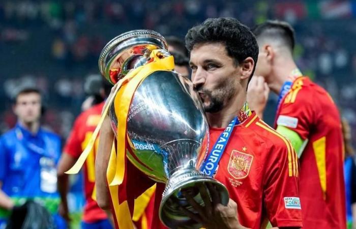 Der tränenreiche Jesus Navas dankt den Fans von Real Madrid für den Abschied aus seiner Karriere