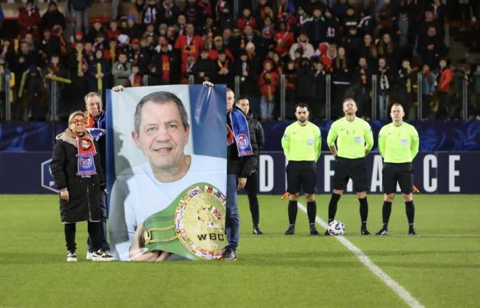 Die bewegende Hommage an Thierry Jacob, Boxlegende aus Calais, im Épopée-Stadion