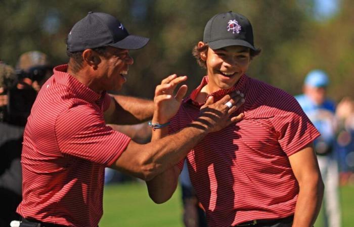 Golf, der Sohn von Tiger Woods macht ein Loch in eins: die Umarmung seines Vaters