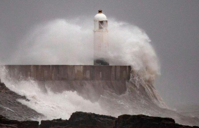 Vorweihnachtliche Reiseunterbrechungen werden erwartet, da Böen von 70 Meilen pro Stunde Großbritannien treffen und eine gelbe Wetterwarnung ausgegeben wird | Britische Nachrichten