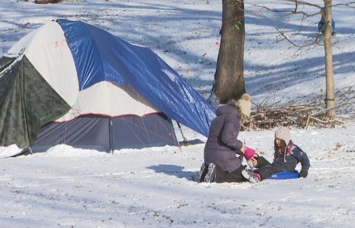 Es ist Winter in Toronto und viele Obdachlose schlafen immer noch unter den Sternen