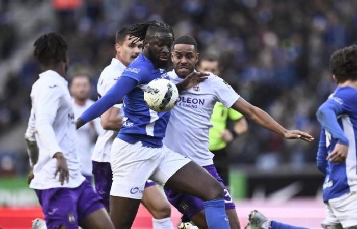 Ein neuer Vereinsrekord: Racing Genk holt gegen Anderlecht den verdienten neunten Heimsieg in Folge und festigt seine Führungsposition