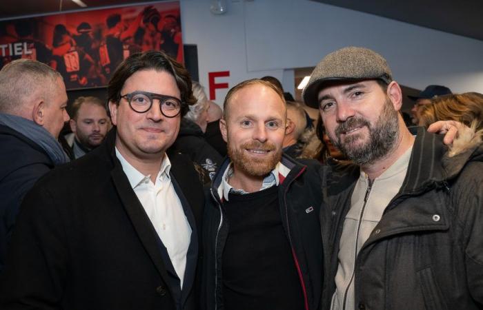 Die LOU Rugby VIP-Tribünen – Toulouse. Tolle Abendstimmung in Gerland –